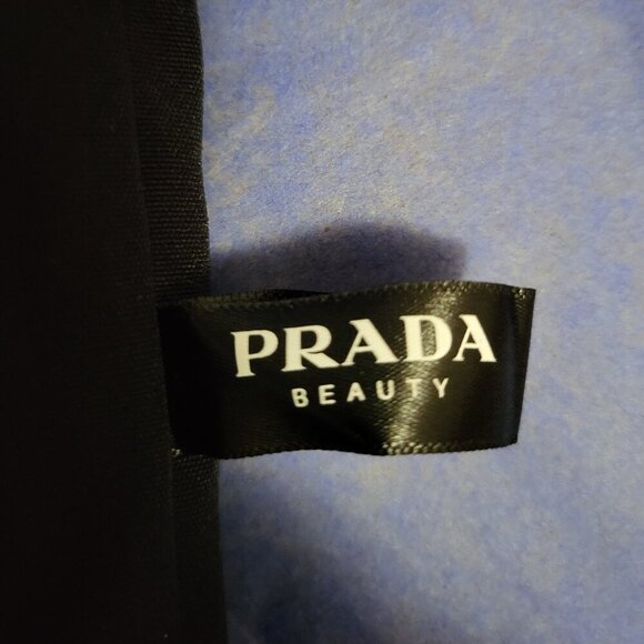 NWOT AUTHENTIC PRADA VIP BEAUTY EDITION TOTE AND POUCH SET - Picture 3 of 7